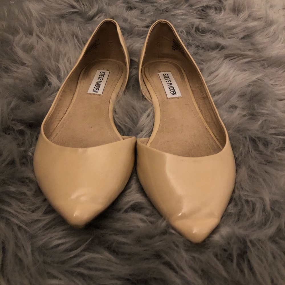 Steve Madden Tan Flats